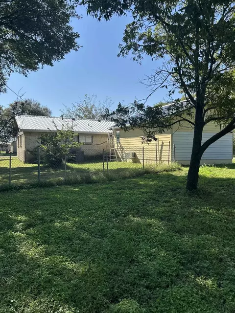 207 Jester St, Coolidge, TX 76635 photo 5