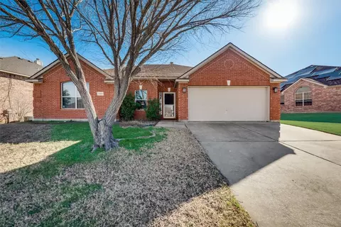 1318 Webb Ferrell Rd S, Arlington, TX 76002