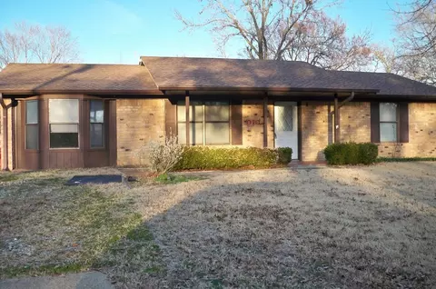 1110 Curry Ln, Canton, TX 75103