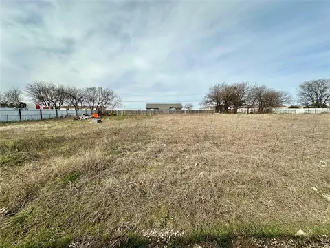 9520 Ronald Dr, Fort Worth, TX 76134