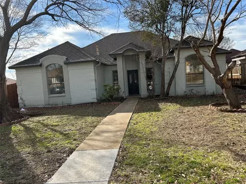 2030 E Branch Hollow Dr, Carrollton, TX 75007