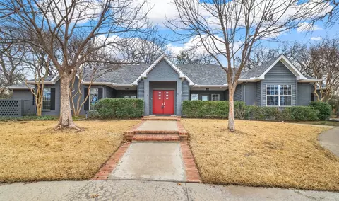 910 Whitney Ct, Denton, TX 76205 photo 2