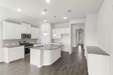 3710 Topeka Trl, Heartland, TX 75126