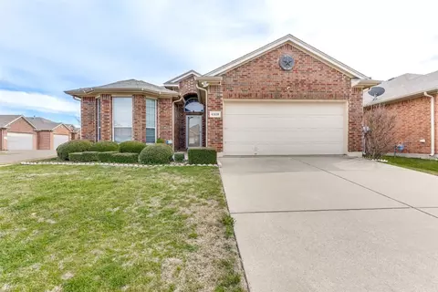6308 Kristen Dr, Fort Worth, TX 76131