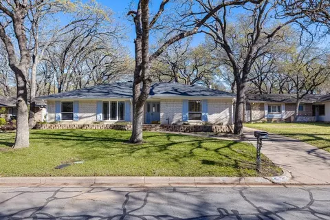 3411 Somerset Dr, Arlington, TX 76013