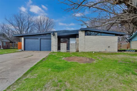 1104 Edna Dr, Everman, TX 76140