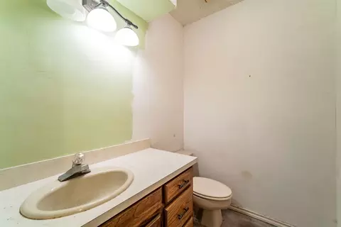 Bath - 1913 Willowcrest Loop, Denton, TX 76205 photo 4 of 4