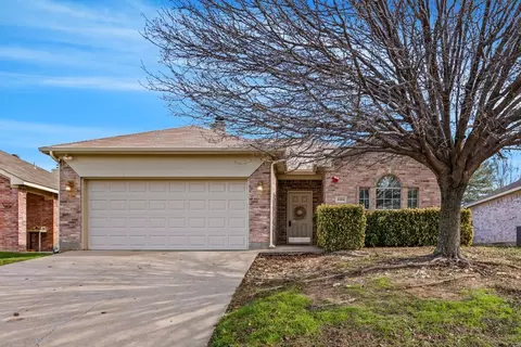 6404 New Harbor Ln, Fort Worth, TX 76179