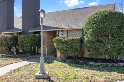 801 W Russell Ave #106, Bonham, TX 75418