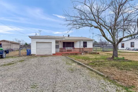 301 Church St, Collinsville, TX 76233