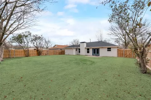 Exterior - 804 Maple St, Howe, TX 75459 photo 4 of 4