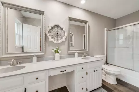 Bath - 804 Maple St, Howe, TX 75459 photo 1 of 3