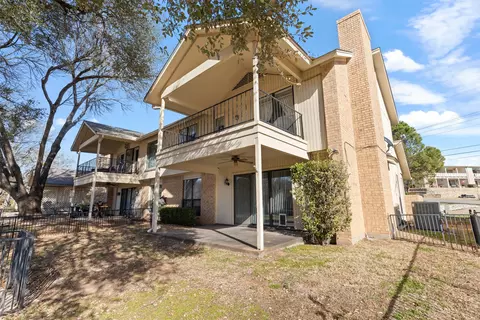 4902 Walnut Place Ct, Granbury, TX 76049