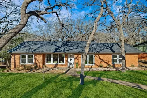 1720 Danciger Dr, Fort Worth, TX 76112
