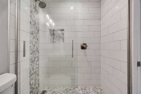 Bath - 2193 Raines Ct, Euless, TX 76039 photo 2 of 3