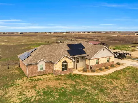 319 N Armstrong Rd, Venus, TX 76084