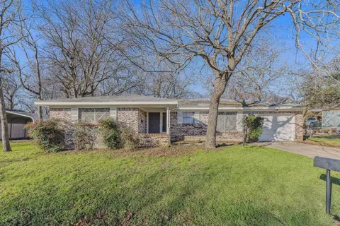 507 N Walnut St, Cleburne, TX 76033