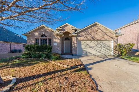 1105 Devonshire Dr, Glenn Heights, TX 75154
