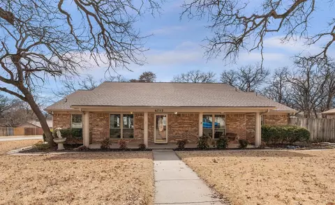 6752 Ridgewood Dr, North Richland Hills, TX 76182