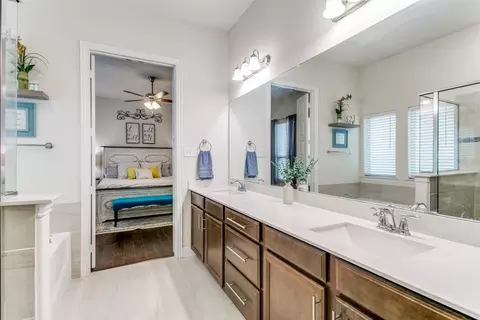 Bath - 304 Julia Ln, Euless, TX 76040 photo 3 of 3