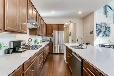 Kitchen - 304 Julia Ln, Euless, TX 76040 photo 4 of 5
