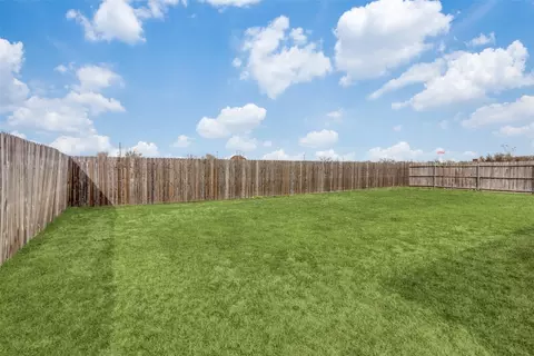 Exterior - 302 Rose Ave, Cleburne, TX 76033 photo 3 of 4