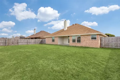 Exterior - 302 Rose Ave, Cleburne, TX 76033 photo 4 of 4