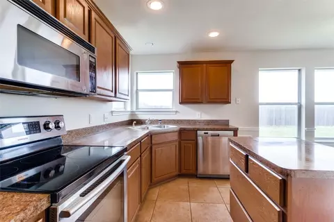 Kitchen - 302 Rose Ave, Cleburne, TX 76033 photo 2 of 2