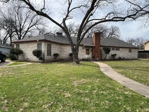 1505 Robinwood Dr, Fort Worth, TX 76111