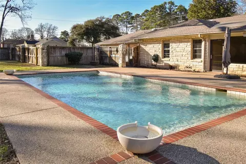 600 Woodlawn St, Kilgore, TX 75662