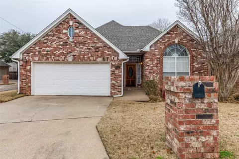 3227 Village Oak Dr, Arlington, TX 76017