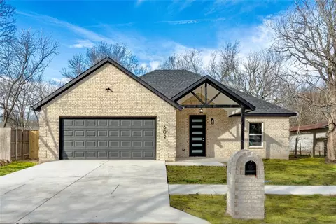 602 Saint James St, Terrell, TX 75160