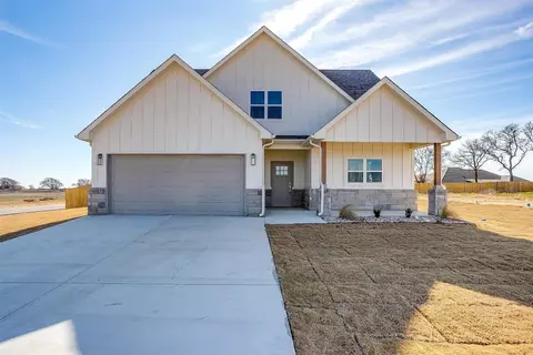 423 Redbud Ln, Tolar, TX 76476
