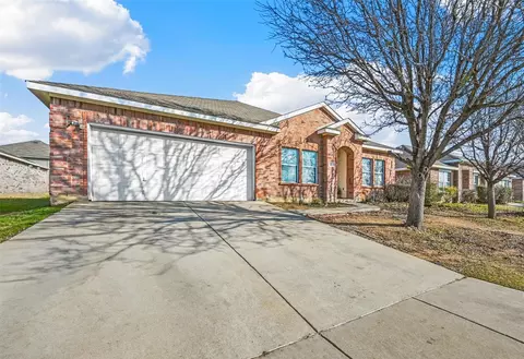 4008 Tarpon Springs Dr, Fort Worth, TX 76123