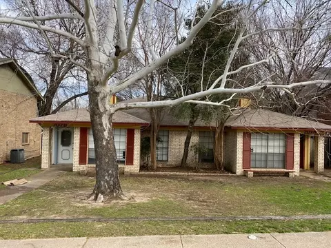 707 Oakwood Ln, Arlington, TX 76012