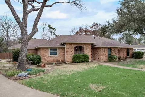 822 Penn Pl, Cedar Hill, TX 75104