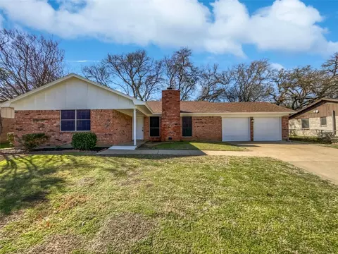 729 Hillery St, Burleson, TX 76028