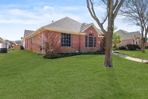 2121 Wallbrook Dr, Lewisville, TX 75067
