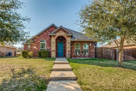 111 Buckingham Dr, Waxahachie, TX 75165