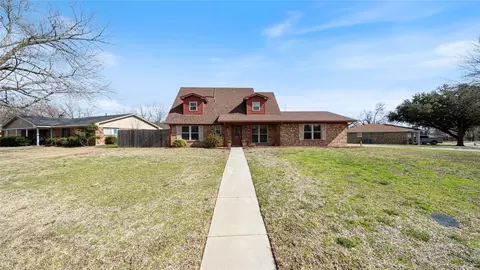 141 Circle Dr, Kaufman, TX 75142