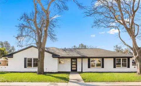 3084 Ponder Dr, Dallas, TX 75229