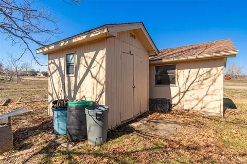 Exterior - 305 N 6th St, Celeste, TX 75423 photo 7 of 7