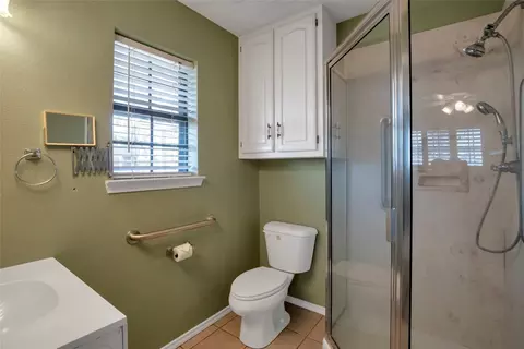 Bath - 305 N 6th St, Celeste, TX 75423 photo 1 of 2