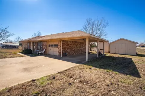 Exterior - 305 N 6th St, Celeste, TX 75423 photo 3 of 7