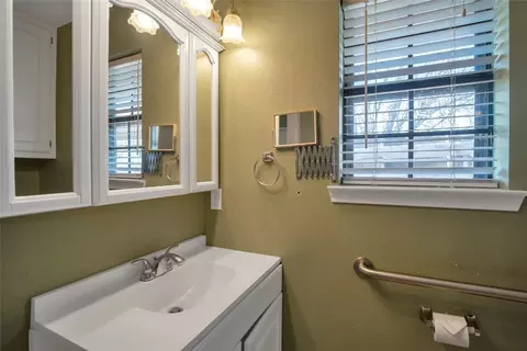 Bath - 305 N 6th St, Celeste, TX 75423 photo 2 of 2