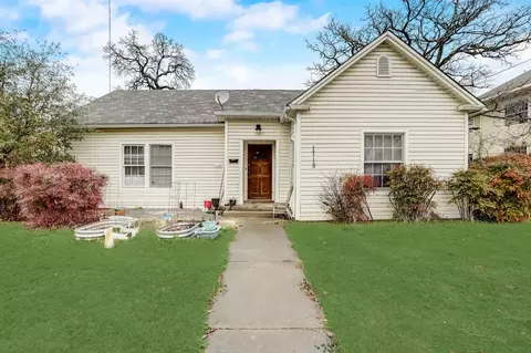 1718 W Oak St, Denton, TX 76201