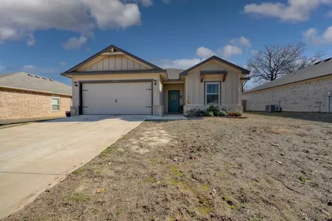 17470 Stacy St, Lindale, TX 75771