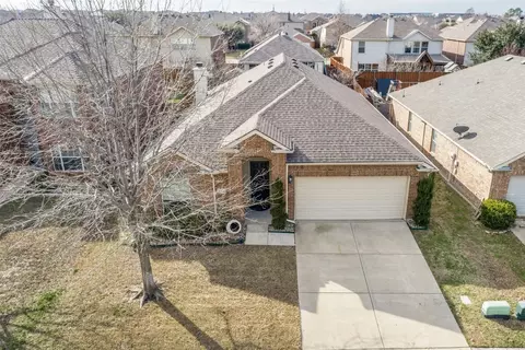 8828 Sierra Trl, Cross Roads, TX 76227