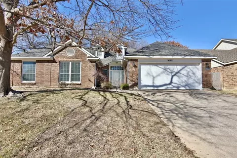 1802 Autumndale Dr, Grapevine, TX 76051