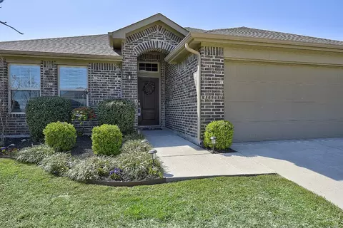 641 Pollyann Trl, Haslet, TX 76052